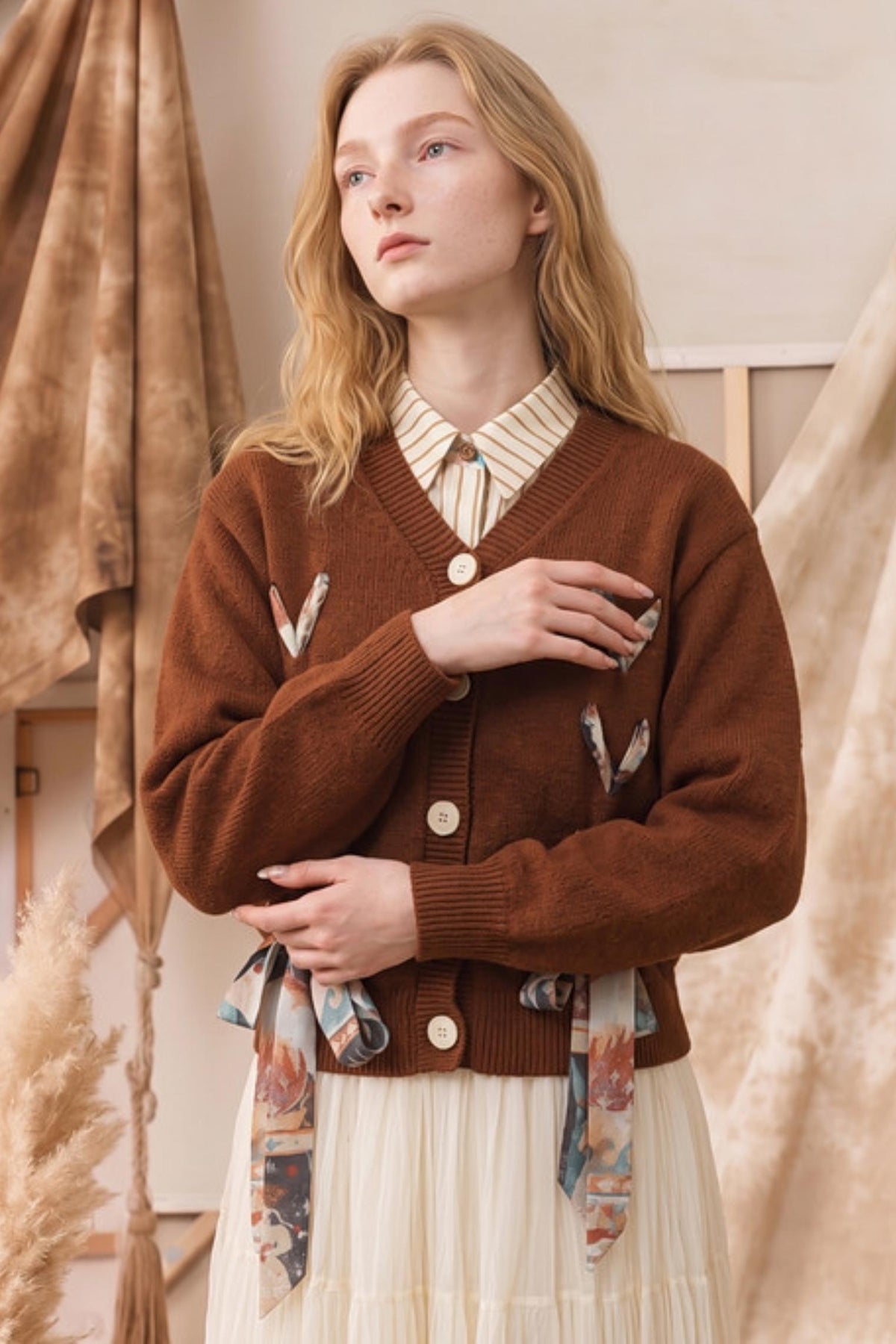 Evening Mountain Phrases Printed Cross-Tie Knit Cardigan