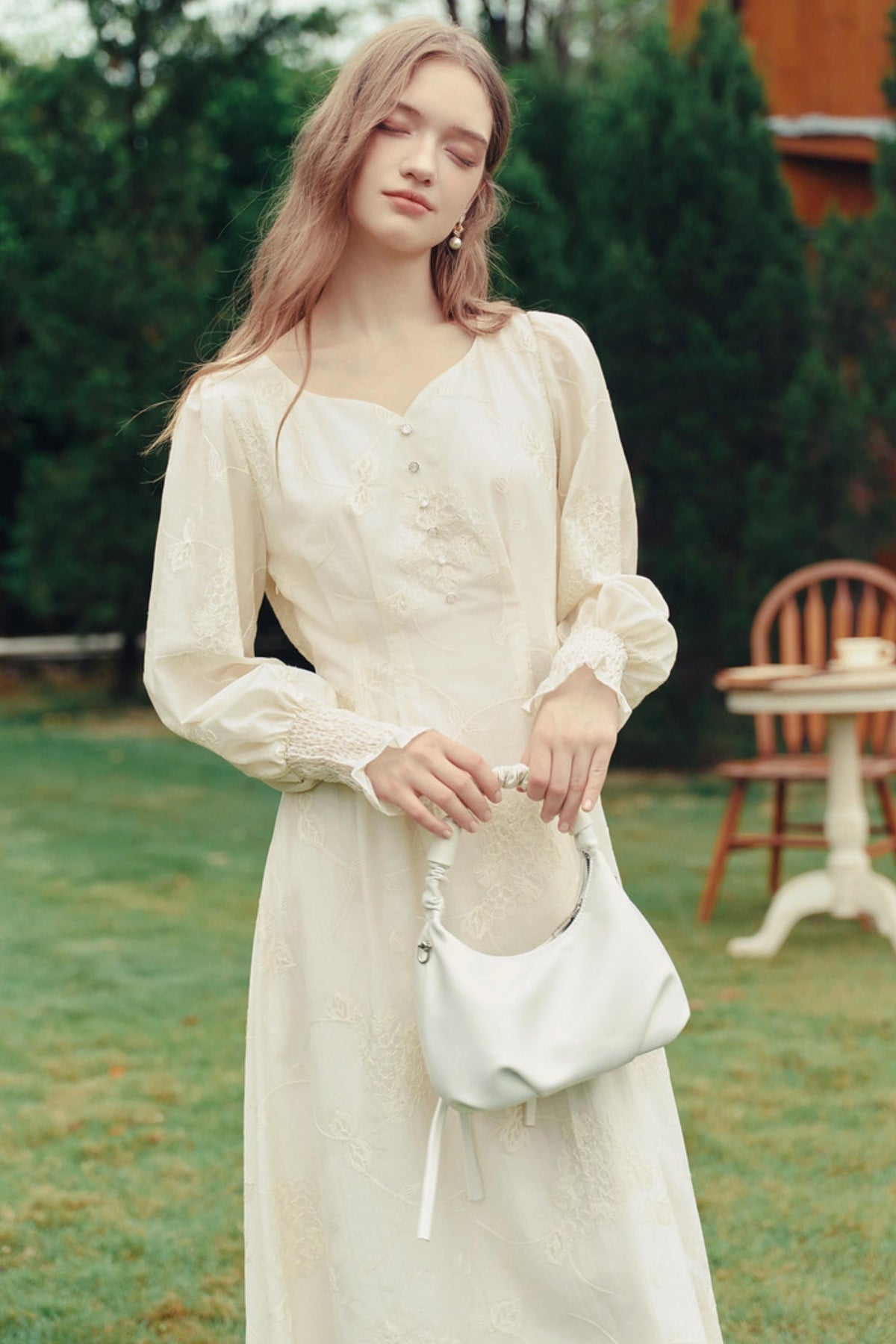 Palace Style Embroidered Lantern Sleeve Midi Dress