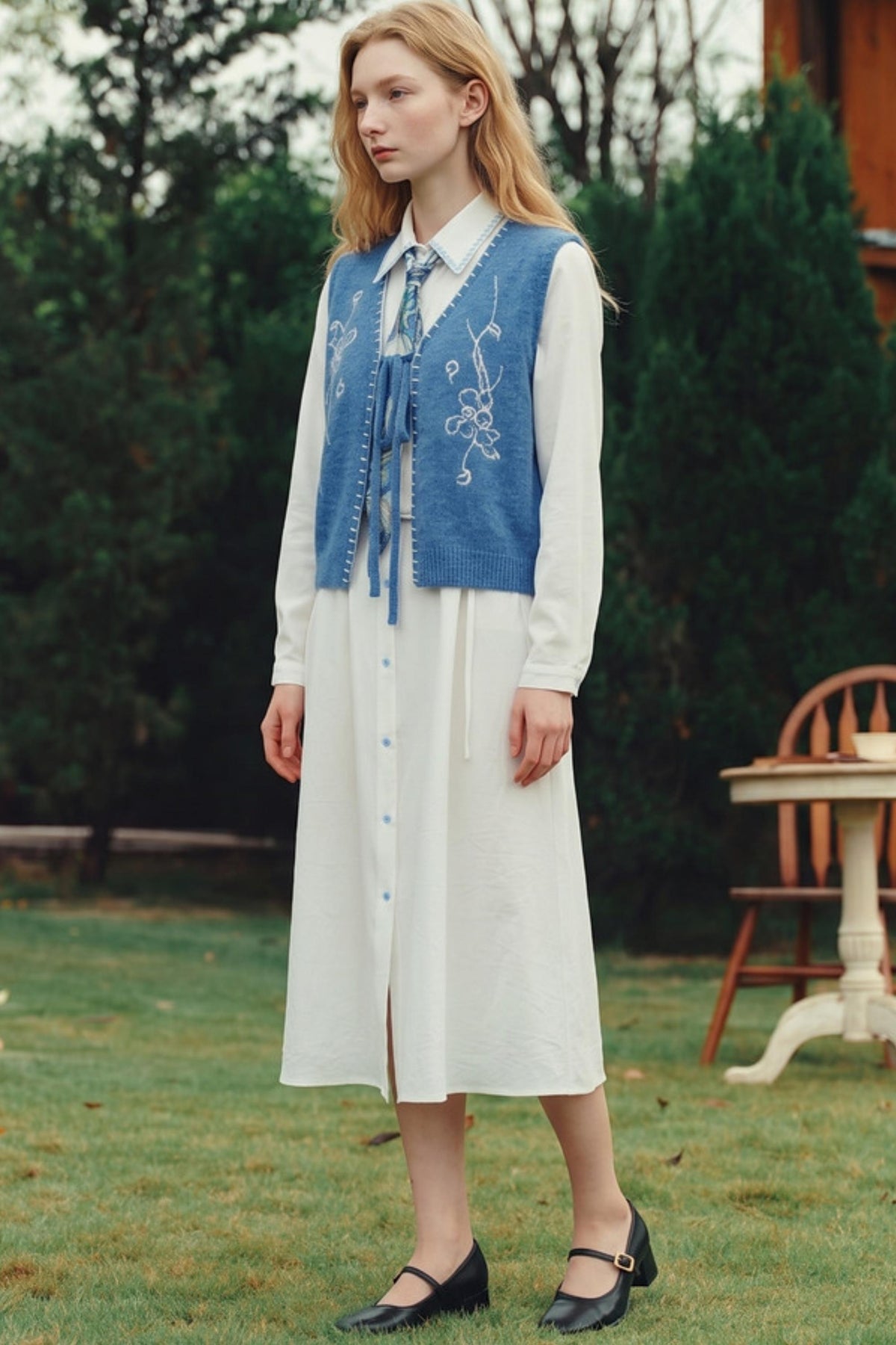 Van Gogh Art Embroidered Tie-Front Knit Vest