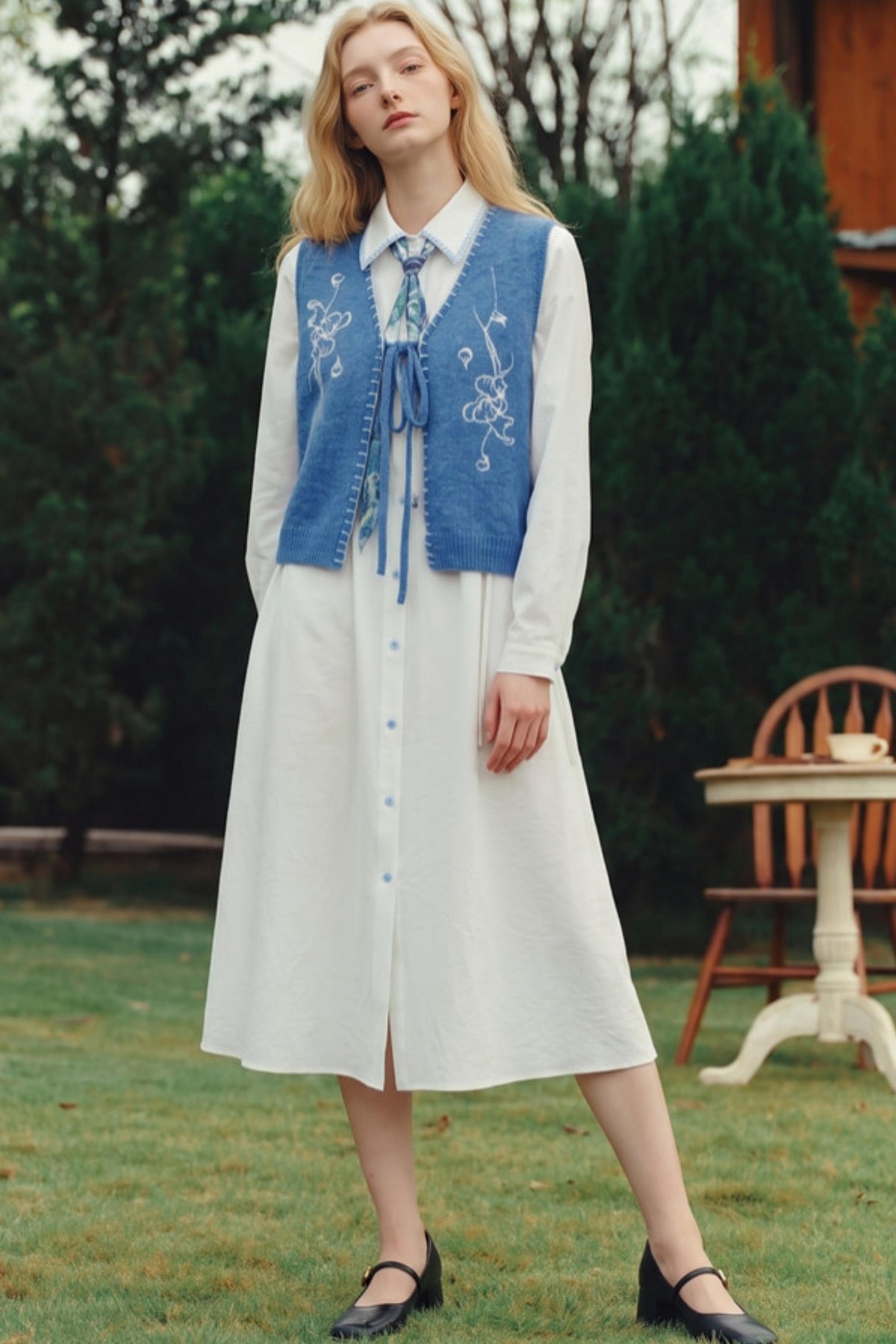 Van Gogh Art Embroidered Tie-Front Knit Vest