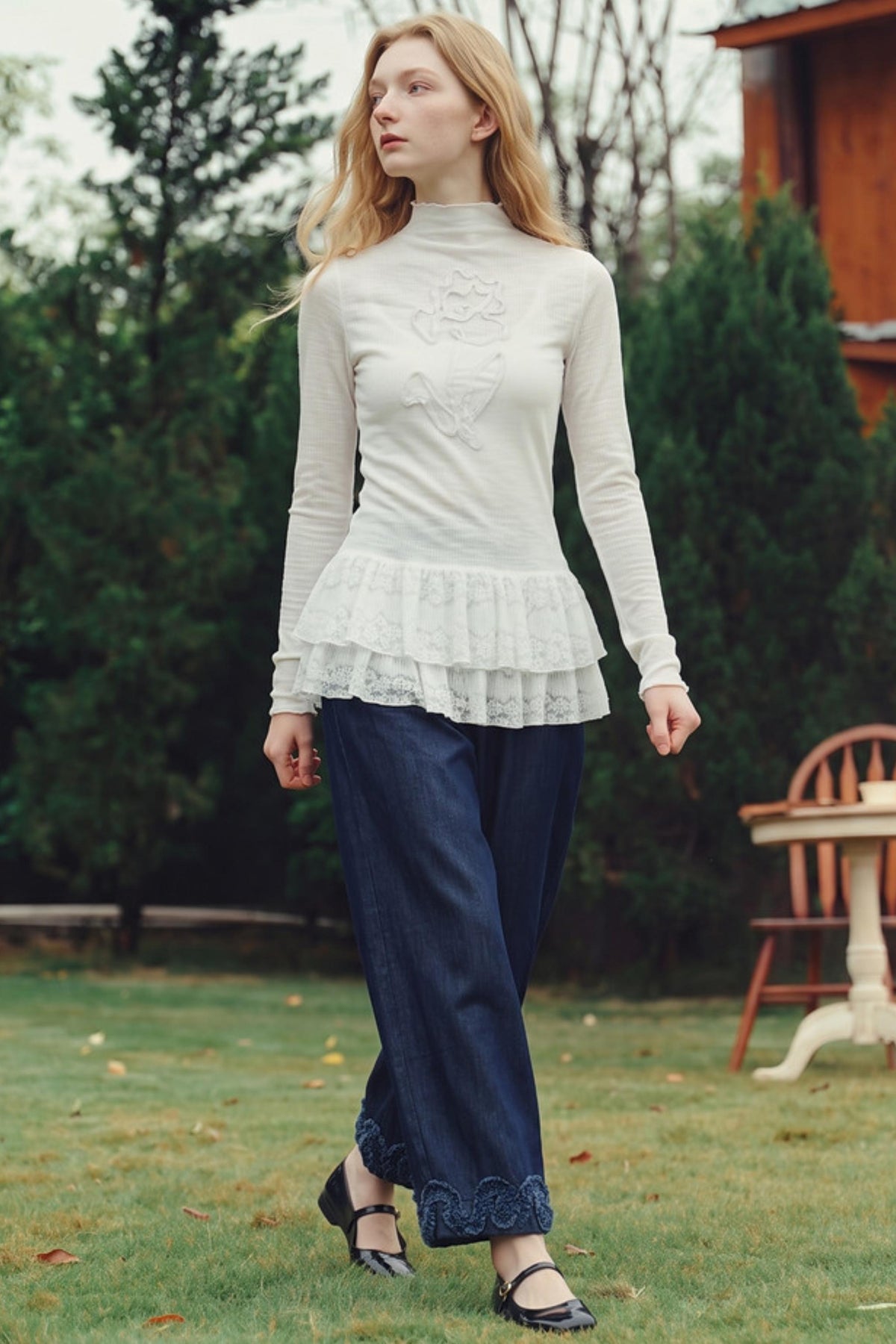 Van Gogh 3D Floral Appliqué Lace Hem Knitwear
